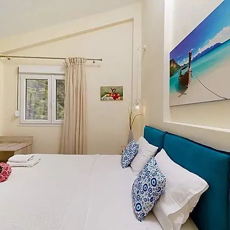 فندق Inroy Sea View لايميناس