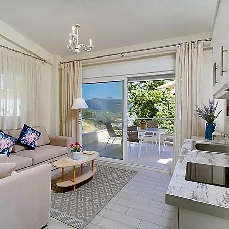 فندق Inroy Sea View لايميناس