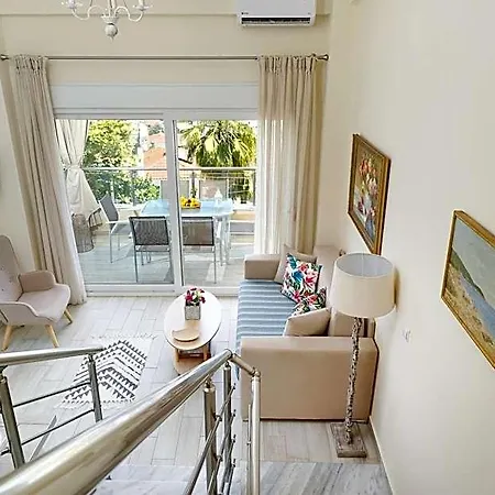 Ξενοδοχείο με διαμερίσματα Inroy Sea View