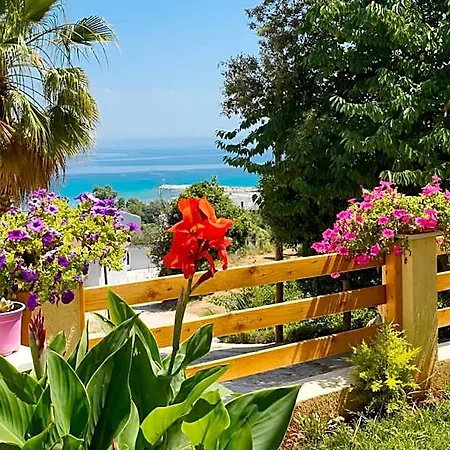Inroy Sea View 4*